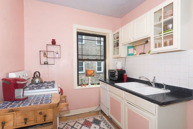 508 Madison Street 2S, Oak Park, IL 60302