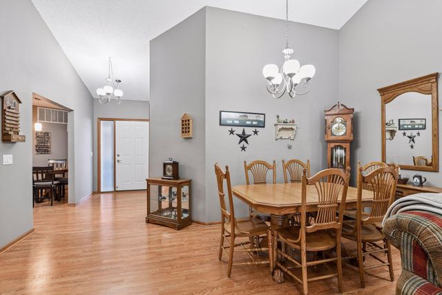 7887 Barrymore Lane, Woodbury, MN 55125