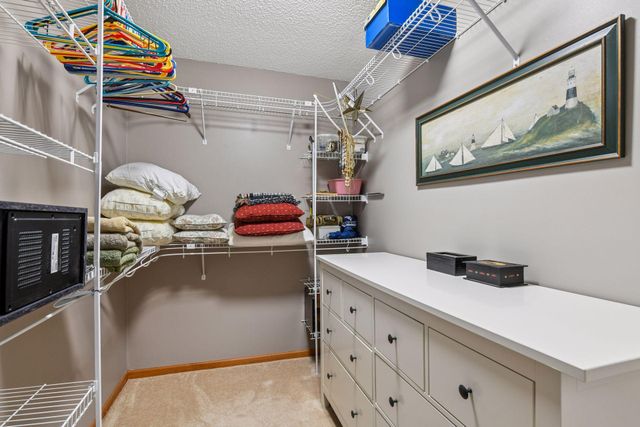 7887 Barrymore Lane, Woodbury, MN 55125