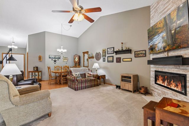 7887 Barrymore Lane, Woodbury, MN 55125