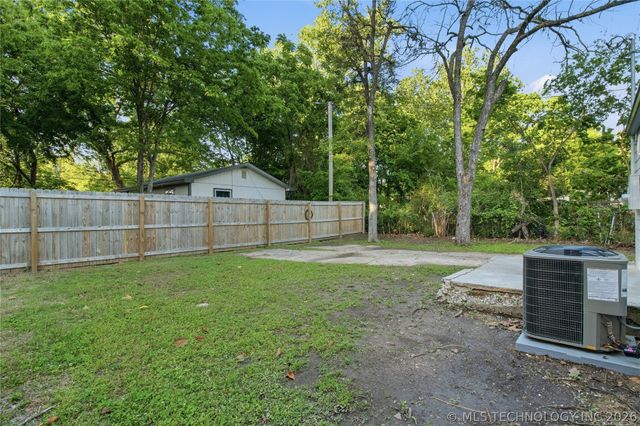 220 W Seneca Street, Tahlequah, OK 74464