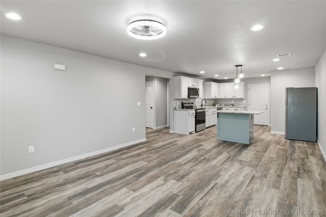 220 W Seneca Street, Tahlequah, OK 74464