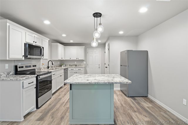 220 W Seneca Street, Tahlequah, OK 74464