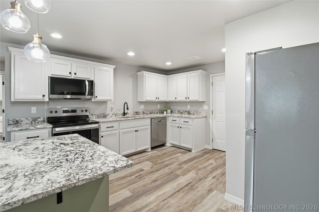 220 W Seneca Street, Tahlequah, OK 74464