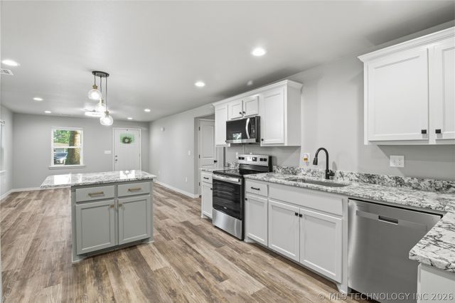 220 W Seneca Street, Tahlequah, OK 74464