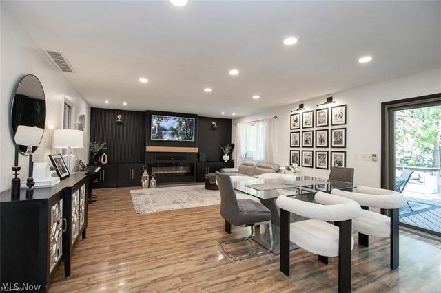 17101 Rabbit Run Drive, Strongsville, OH 44136