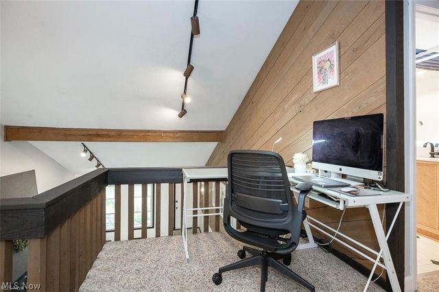 17101 Rabbit Run Drive, Strongsville, OH 44136