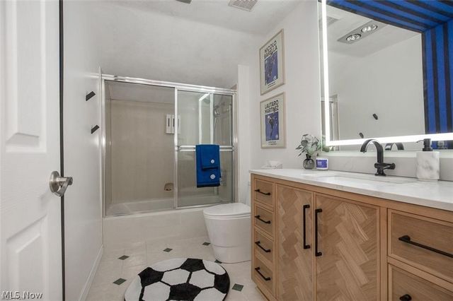17101 Rabbit Run Drive, Strongsville, OH 44136