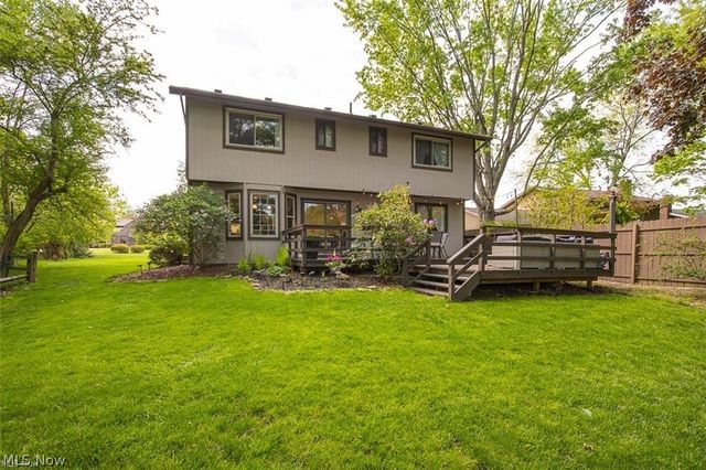 17101 Rabbit Run Drive, Strongsville, OH 44136