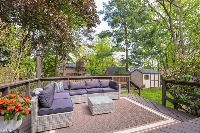 17101 Rabbit Run Drive, Strongsville, OH 44136