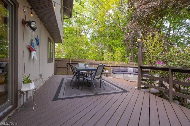 17101 Rabbit Run Drive, Strongsville, OH 44136
