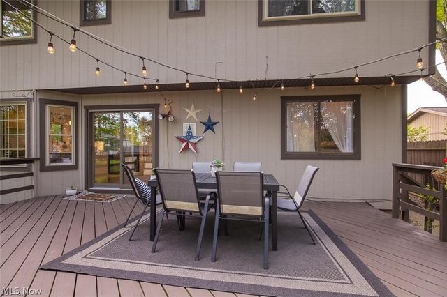 17101 Rabbit Run Drive, Strongsville, OH 44136