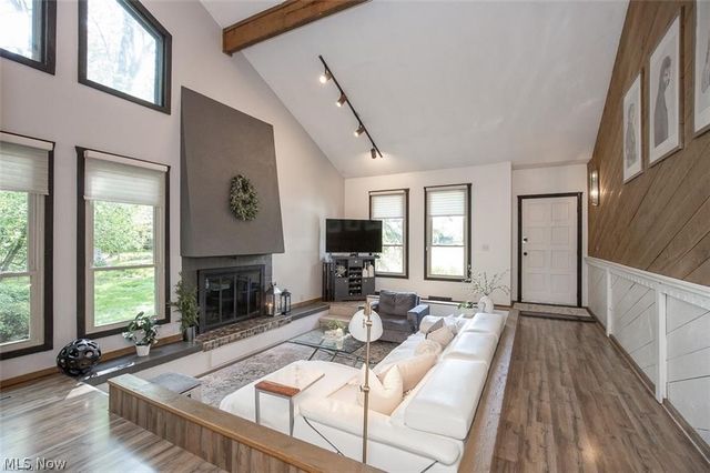 17101 Rabbit Run Drive, Strongsville, OH 44136