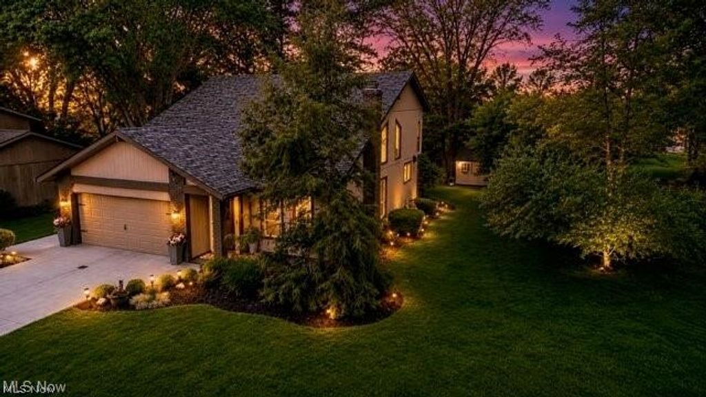 17101 Rabbit Run Drive, Strongsville, OH 44136