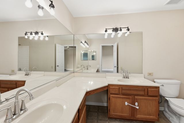 1780 Pebble Beach Circle, Elgin, IL 60123