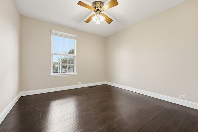 1780 Pebble Beach Circle, Elgin, IL 60123