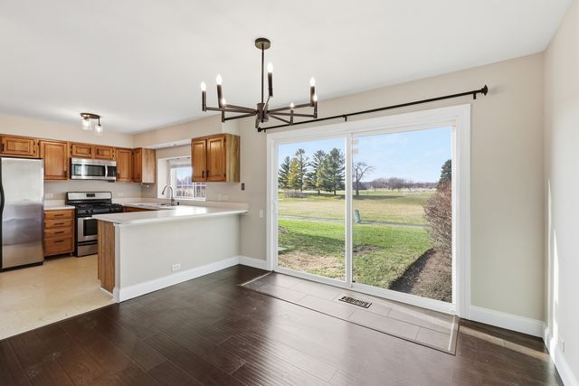 1780 Pebble Beach Circle, Elgin, IL 60123