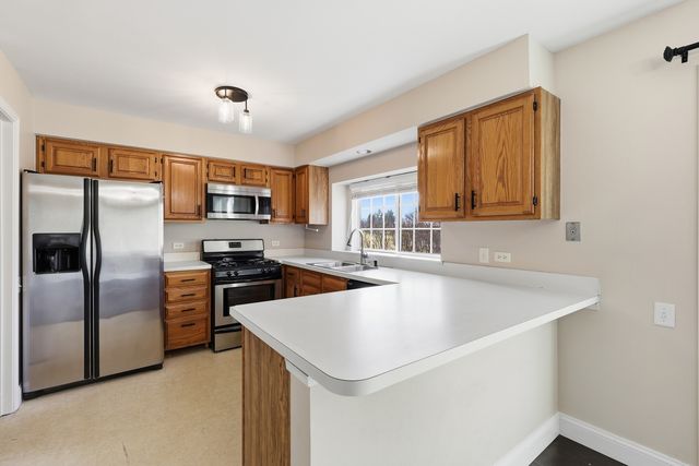 1780 Pebble Beach Circle, Elgin, IL 60123