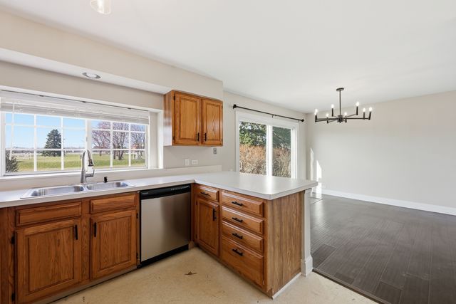 1780 Pebble Beach Circle, Elgin, IL 60123