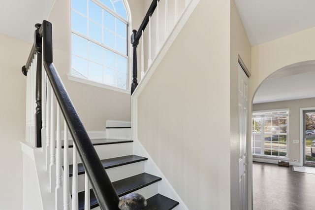 1780 Pebble Beach Circle, Elgin, IL 60123