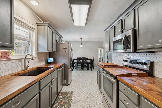 221 Lehman Trl, Murfreesboro, TN 37128