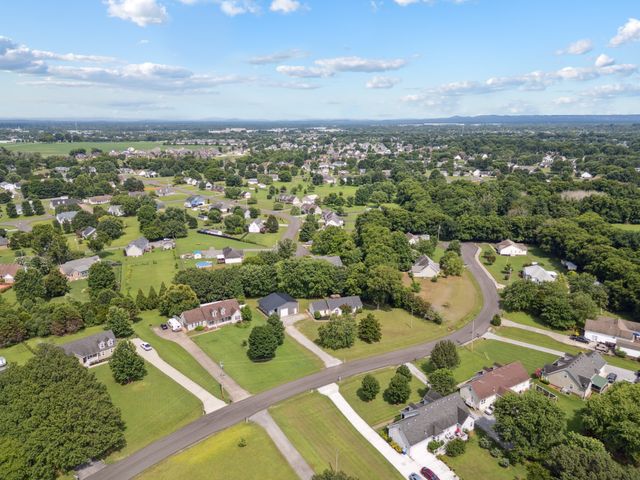 221 Lehman Trl, Murfreesboro, TN 37128