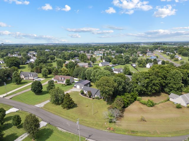 221 Lehman Trl, Murfreesboro, TN 37128