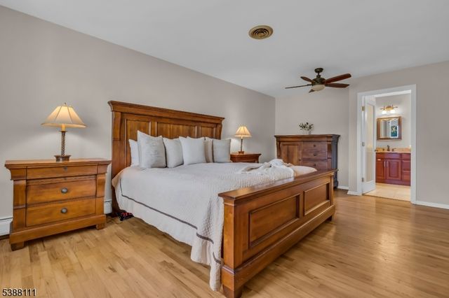 1053 Hillcrest Dr, Branchburg Twp., NJ 08853