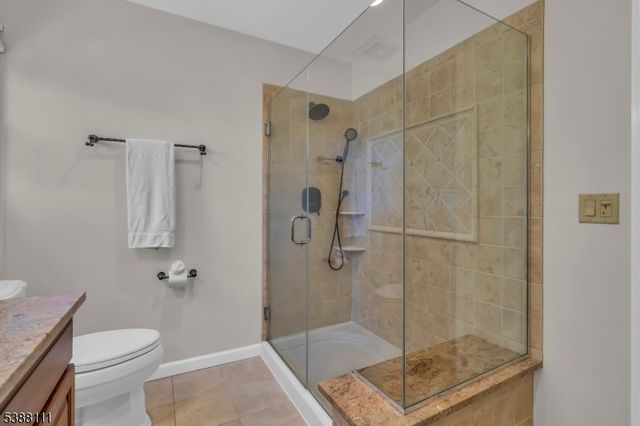 1053 Hillcrest Dr, Branchburg Twp., NJ 08853