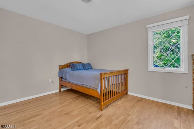 1053 Hillcrest Dr, Branchburg Twp., NJ 08853