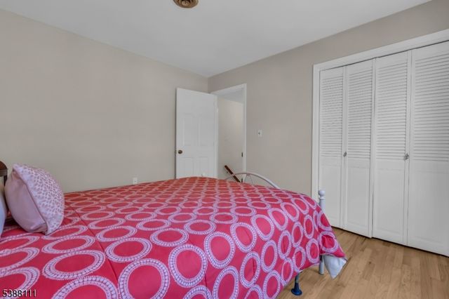 1053 Hillcrest Dr, Branchburg Twp., NJ 08853