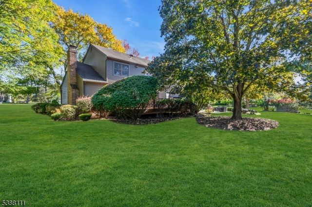 1053 Hillcrest Dr, Branchburg Twp., NJ 08853
