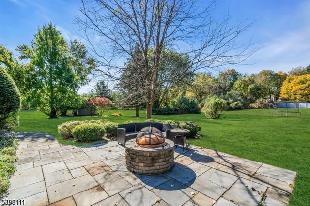 1053 Hillcrest Dr, Branchburg Twp., NJ 08853