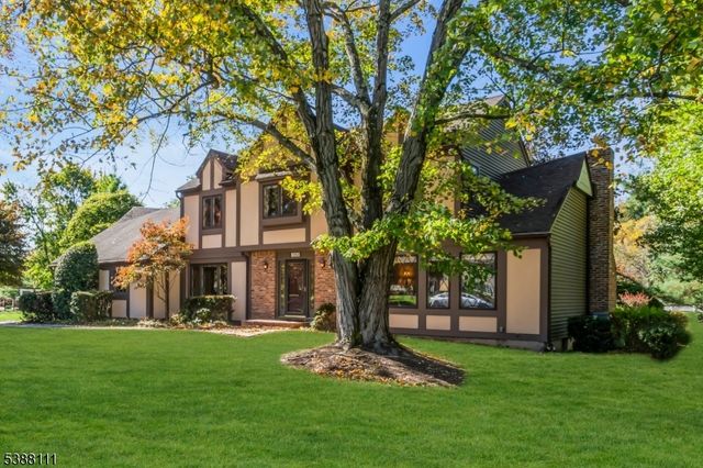 1053 Hillcrest Dr, Branchburg Twp., NJ 08853