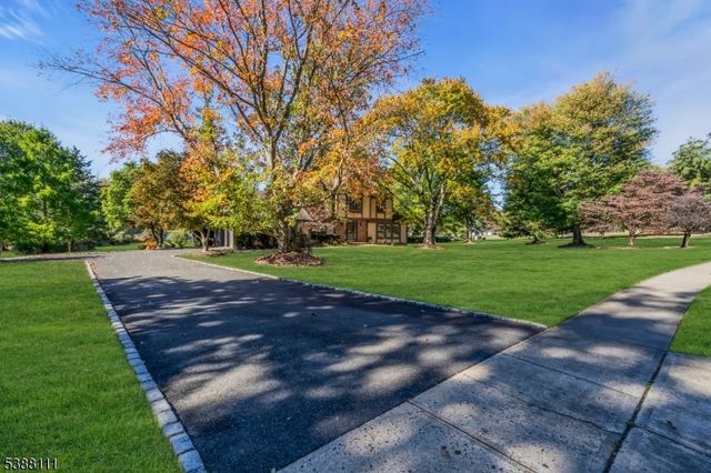 1053 Hillcrest Dr, Branchburg Twp., NJ 08853