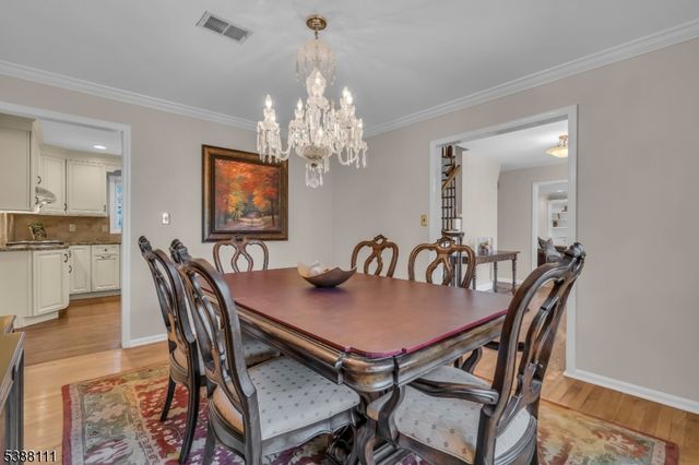 1053 Hillcrest Dr, Branchburg Twp., NJ 08853