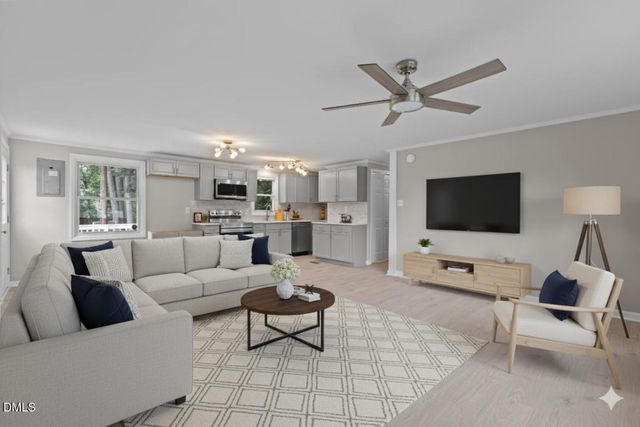 921 E Club Boulevard, Durham, NC 27704