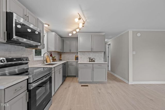 921 E Club Boulevard, Durham, NC 27704