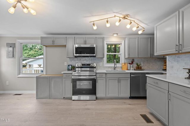 921 E Club Boulevard, Durham, NC 27704