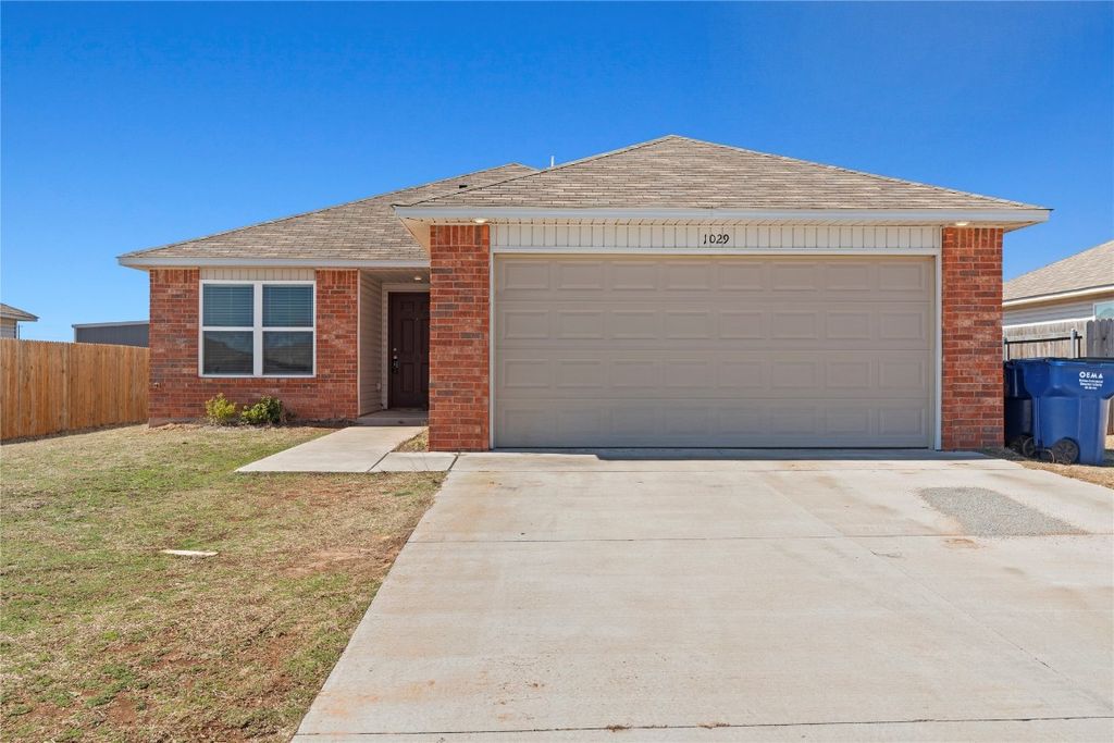 1029 S Blackjack Lane, Mustang, OK 73064