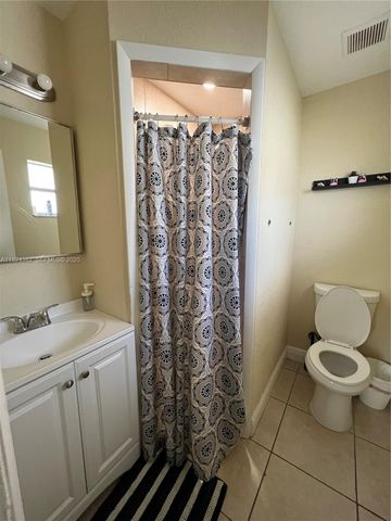 2640 NW 14th Ct, Fort Lauderdale, FL 33311