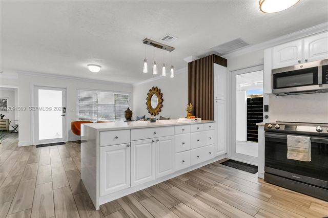 6551 Scott Street, Hollywood, FL 33024