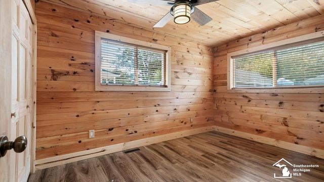 13637 Wright Street, Gibraltar, MI 48173