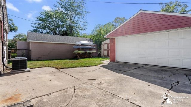 13637 Wright Street, Gibraltar, MI 48173