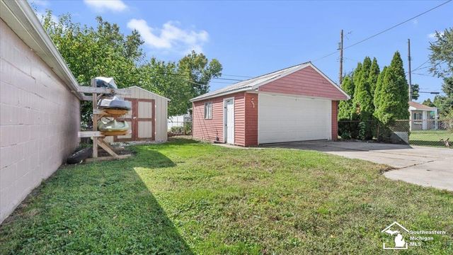 13637 Wright Street, Gibraltar, MI 48173