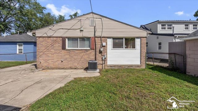 13637 Wright Street, Gibraltar, MI 48173