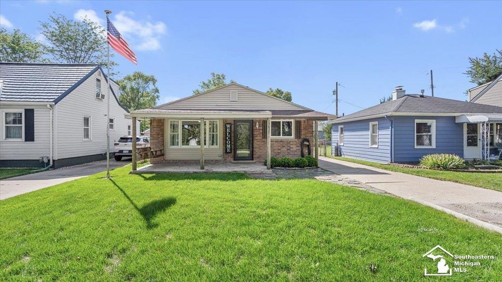 13637 Wright Street, Gibraltar, MI 48173