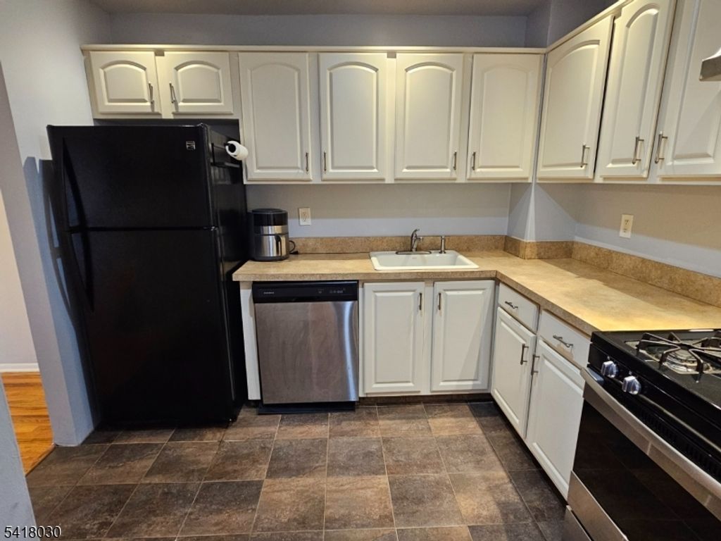 1028 Cricket Ln 1028, Woodbridge Twp., NJ 07095