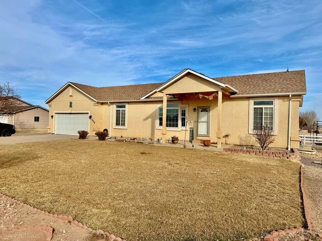 1036 S Los Charros Dr, Pueblo West, CO 81007