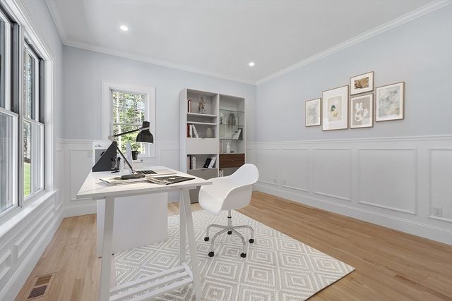 786 Main St, Hudson, MA 01749